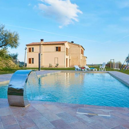 Agriturismo Nido Delle Rondini Macerata Exterior foto