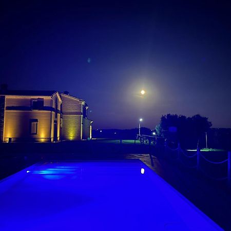 Agriturismo Nido Delle Rondini Macerata Exterior foto