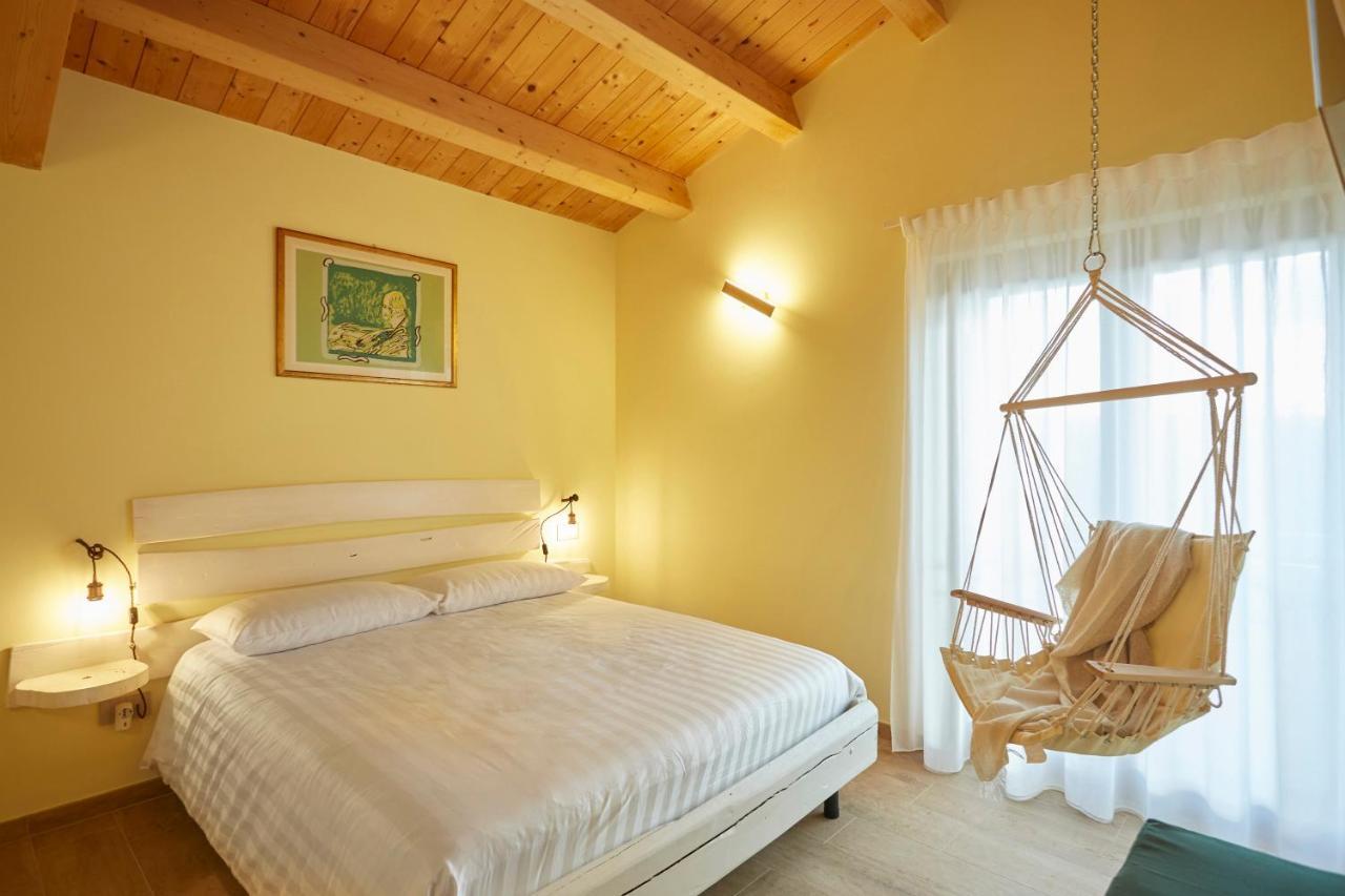 Agriturismo Nido Delle Rondini Macerata Exterior foto